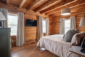 6 bedrooms, iron/ironing board, WiFi, bed sheets
