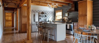 The Blackburn Grand Cabin