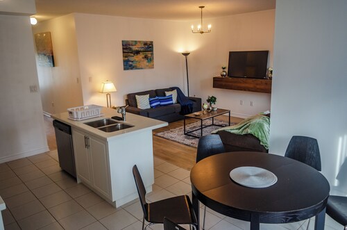 Cozy 3-Bed Retreat Near Welland Canal