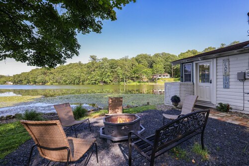 Cottage with stunning lake views
