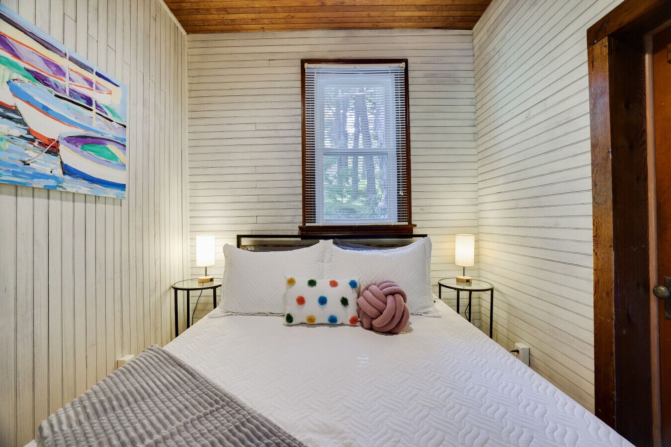 3 habitaciones, tabla de planchar con plancha y wifi gratis 