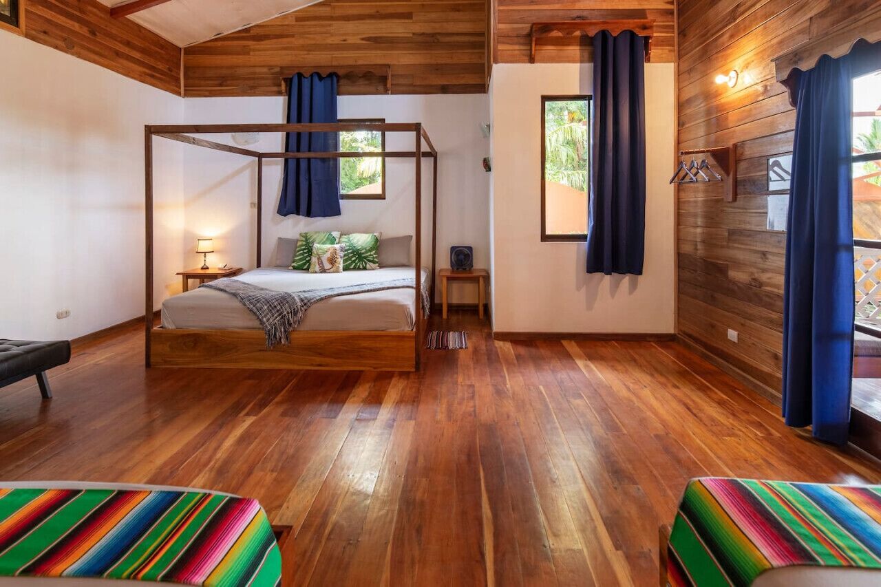 3 habitaciones, escritorio, wifi y ropa de cama 