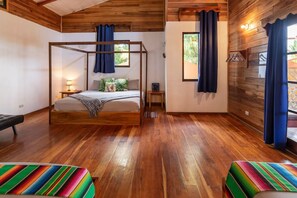 3 bedrooms, desk, WiFi, bed sheets - 3BR Home Near Beach | Pool | Local Vibes (Manzanillo)