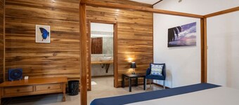 Entire Home Near Beach | Quiet Area | Pool