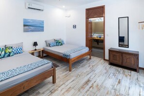 1 bedroom, desk, WiFi, bed sheets - Steps to Beach | Quiet Spot | Near Dining | Pool (Manzanillo)