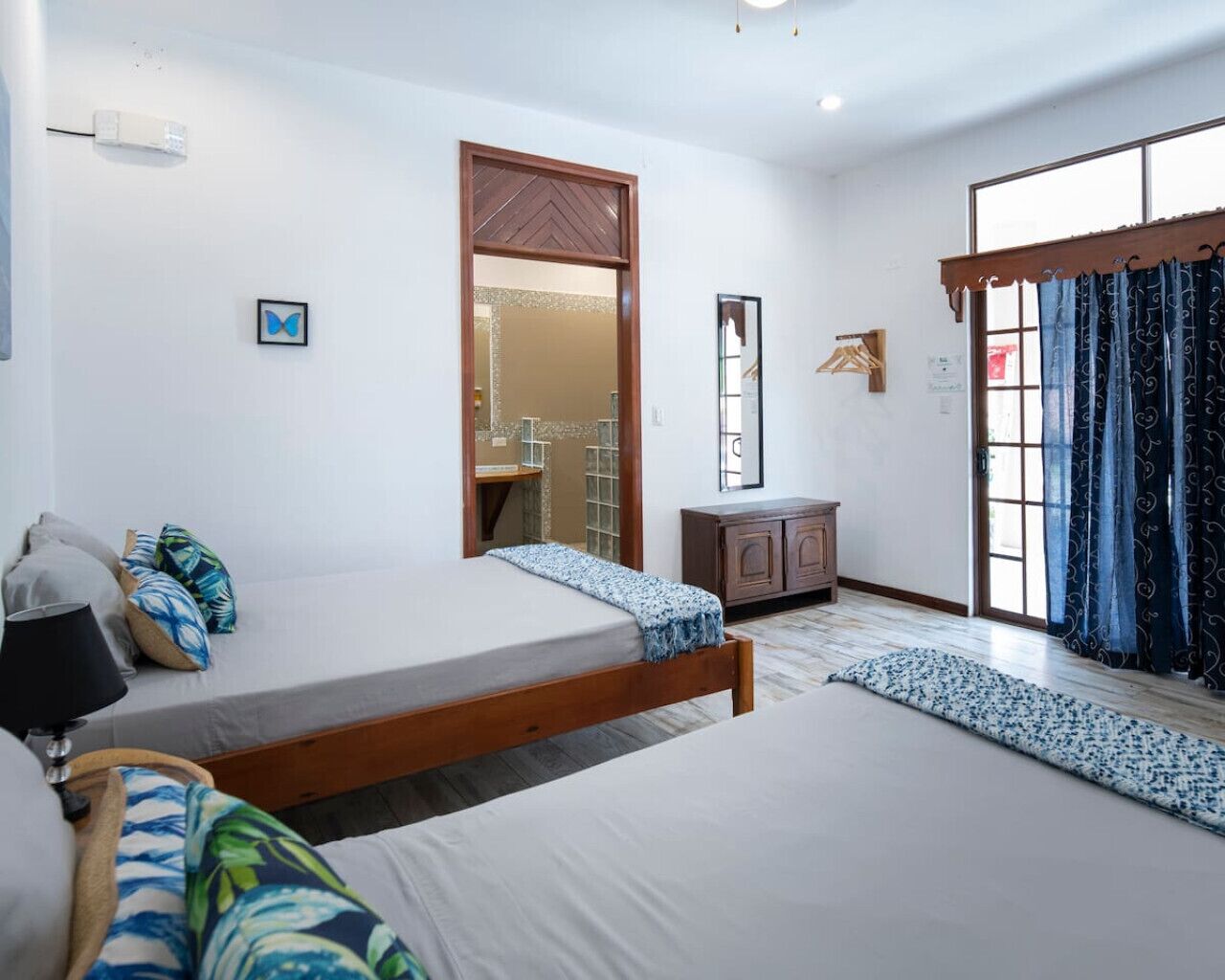 1 Schlafzimmer, Schreibtisch, WLAN, Bettwäsche