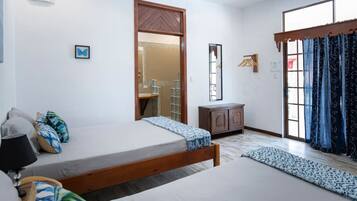 1 bedroom, desk, WiFi, bed sheets