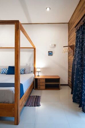 1 slaapkamer, een bureau, wifi, beddengoed