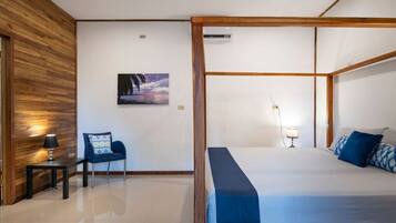 1 habitación, escritorio, wifi y ropa de cama