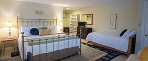 Room - Cooper Hill Inn (West Dover)
