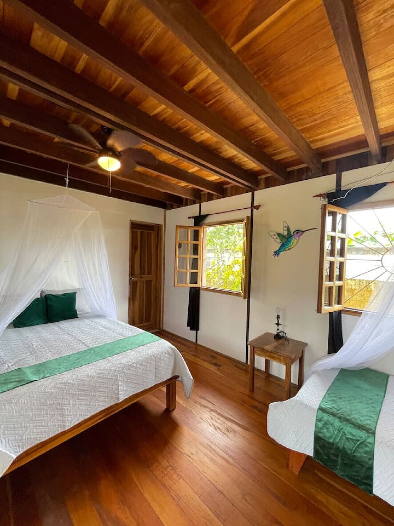 3 Schlafzimmer, Schreibtisch, WLAN, Bettwäsche