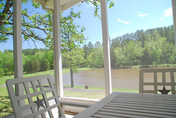 Terrace/patio - The lake house at peppermint springs farm 2 br sleeps 6-8 (Grubville)