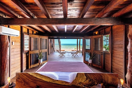 Cabana superior, vista para a praia | Individualmente decorados, individualmente mobiliados, escrivaninha