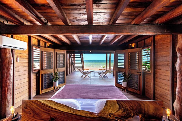 Cabane Supérieure, vue plage | Décoration personnalisée, ameublement personnalisé, bureau