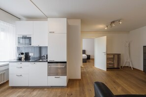 Télévision à écran plat de 22 pouces avec chaînes par câble