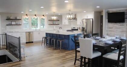 Across the street from Lambeau! Remodeled 5 bedroom house with big backyard!