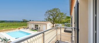 Awesome home in Belves-De-Castillon
