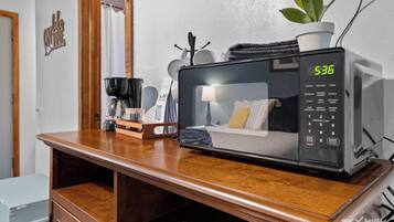 Quadruple Room, Hill View | In-room dining