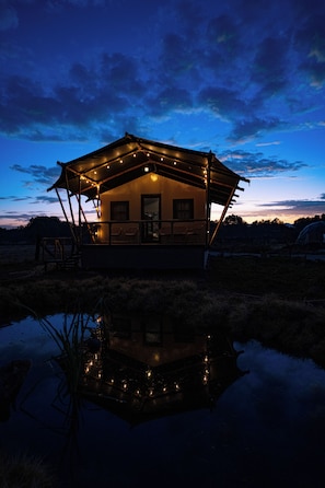 Deluxe Room, 1 Bedroom, Air conditioning, Park View | In-room safe, blackout curtains, free WiFi, bed sheets - Glamping Reino Animal (Teotihuacan)