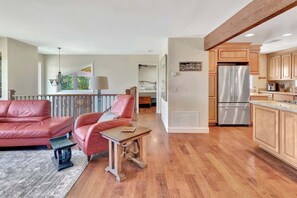 智能电视、办公室