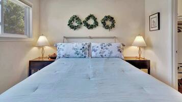 3 soverom, strykejern/-brett, wi-fi og sengetøy