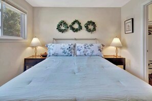 3 chambres, fer et planche à repasser, Wi-Fi, draps fournis