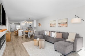 Living area - NEW! Tide's End Getaway (Panama City Beach)