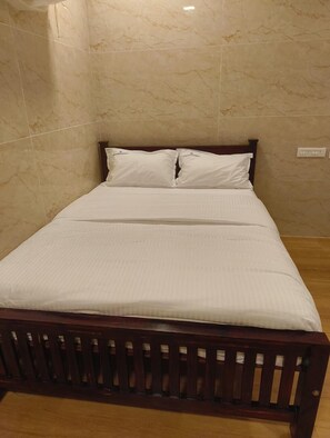 Standaard kamer | Een bureau, gratis wifi