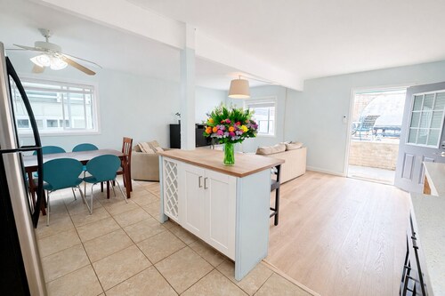 Charming 2BR Ocean Beach