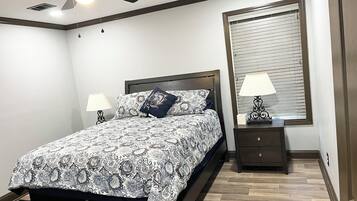 1 soverom, strykejern/-brett, wi-fi og sengetøy