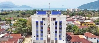  Modern apartment with barbecue near the seafront