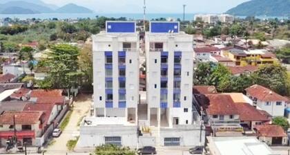  Modern apartment with barbecue near the seafront