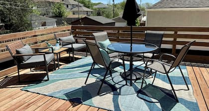 Luxury 5-Bedroom Home, Mins from Downtown Minneapolis