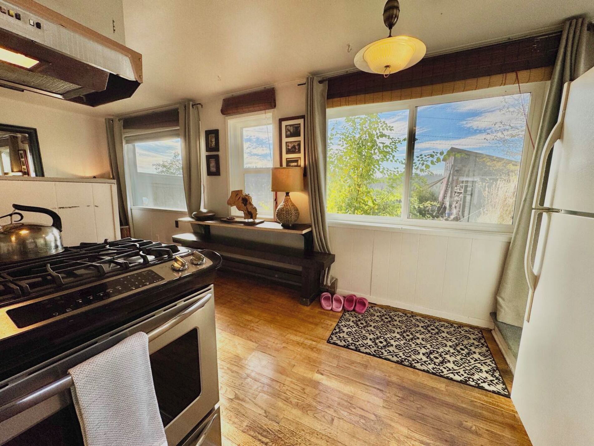 Refrigerador, microondas, horno y parrilla de estufa 