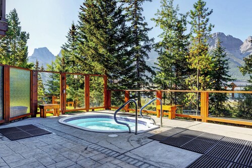 FalconCrest 112 | Studio Suite with Hot Tub