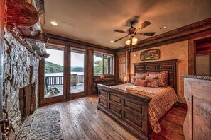 8 bedrooms, iron/ironing board, travel crib, free WiFi - 8BR Lakefront Lodge| Hot Tub, Dock, Mountain Views (Topton)