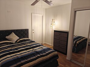 3 bedrooms, desk, iron/ironing board, WiFi - NEW & 15 MINS TO NYC! 3BR Private Apartment in JSQ (Jersey City)