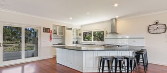 Peninsula at Metung House | Boat Access Only Getaway