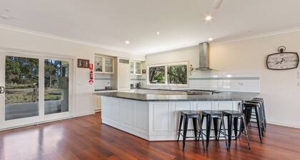 Peninsula at Metung House | Boat Access Only Getaway