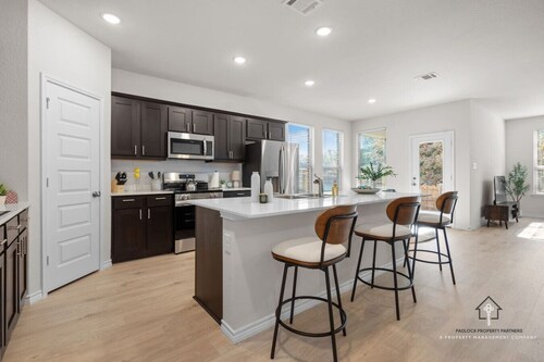 UNT/TWU/DT Denton/New/King Bed