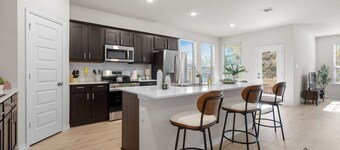 UNT/TWU/DT Denton/New/King Bed