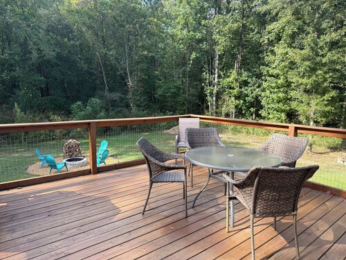 Rustic Relaxation - Recently Renovated and Spacious!