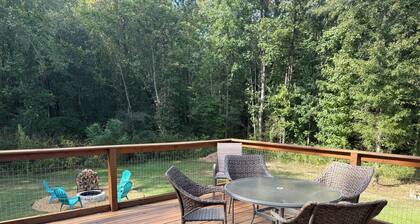 Rustic Relaxation - Recently Renovated and Spacious!