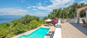 Discover peace at Villa Kyklamino – your perfect Paxos escape
