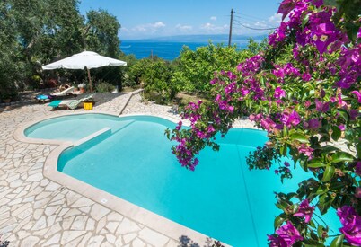 Villa Vavilla – sea views, private pool, and total relaxation await