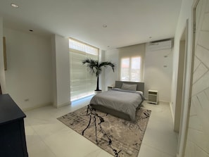 4 bedrooms, WiFi, bed sheets