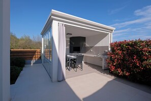 Outdoor dining - Villa Dobranka (Istria - Rebići) (Rebici)