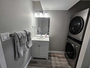 Towels, soap, shampoo, toilet paper