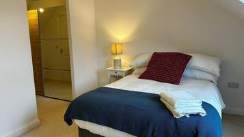 3 bedrooms, iron/ironing board