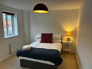 3 chambres, fer et planche Ă repasser